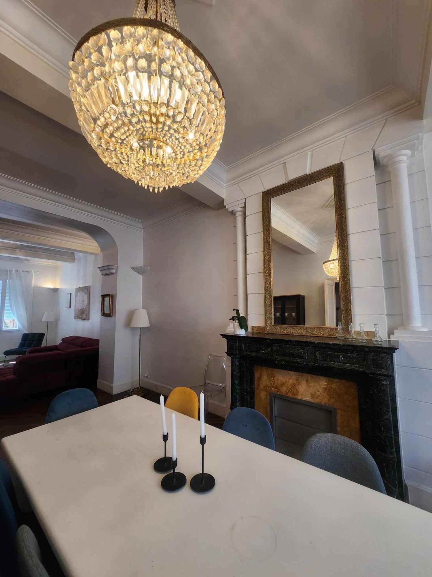 Hébergement de vacances Maison De Maitre L Oustal Des Halles Avec Salle De Cinema, Billard & Jacuzzi *
