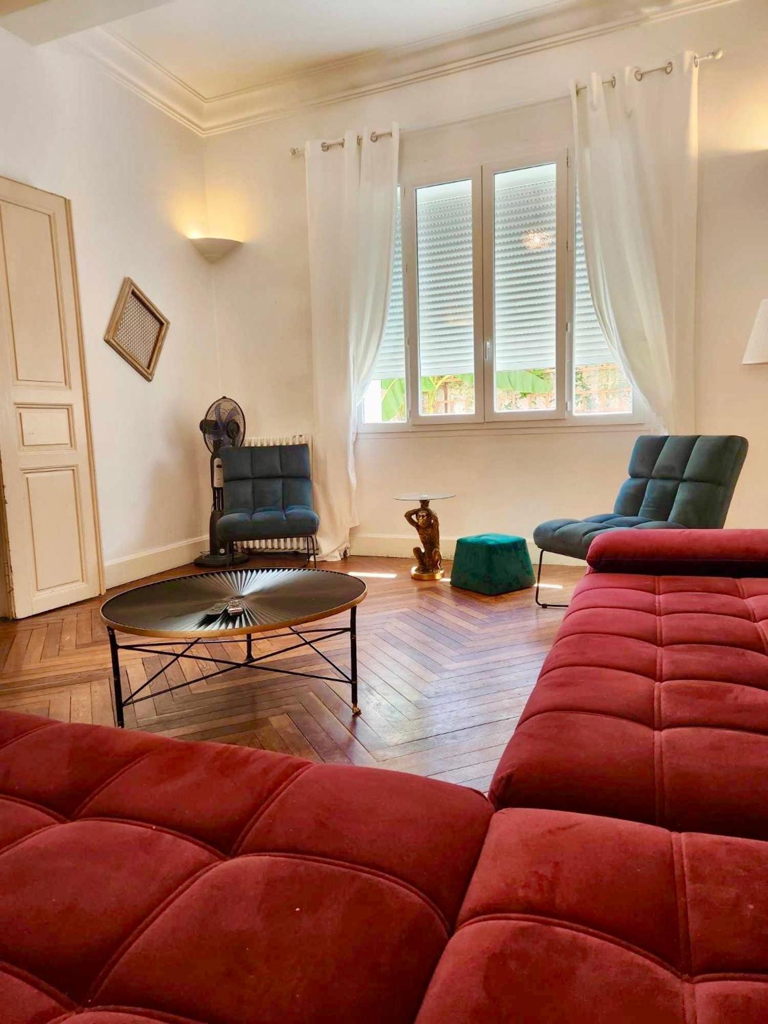 Hébergement de vacances Maison De Maitre L Oustal Des Halles Avec Salle De Cinema, Billard & Jacuzzi